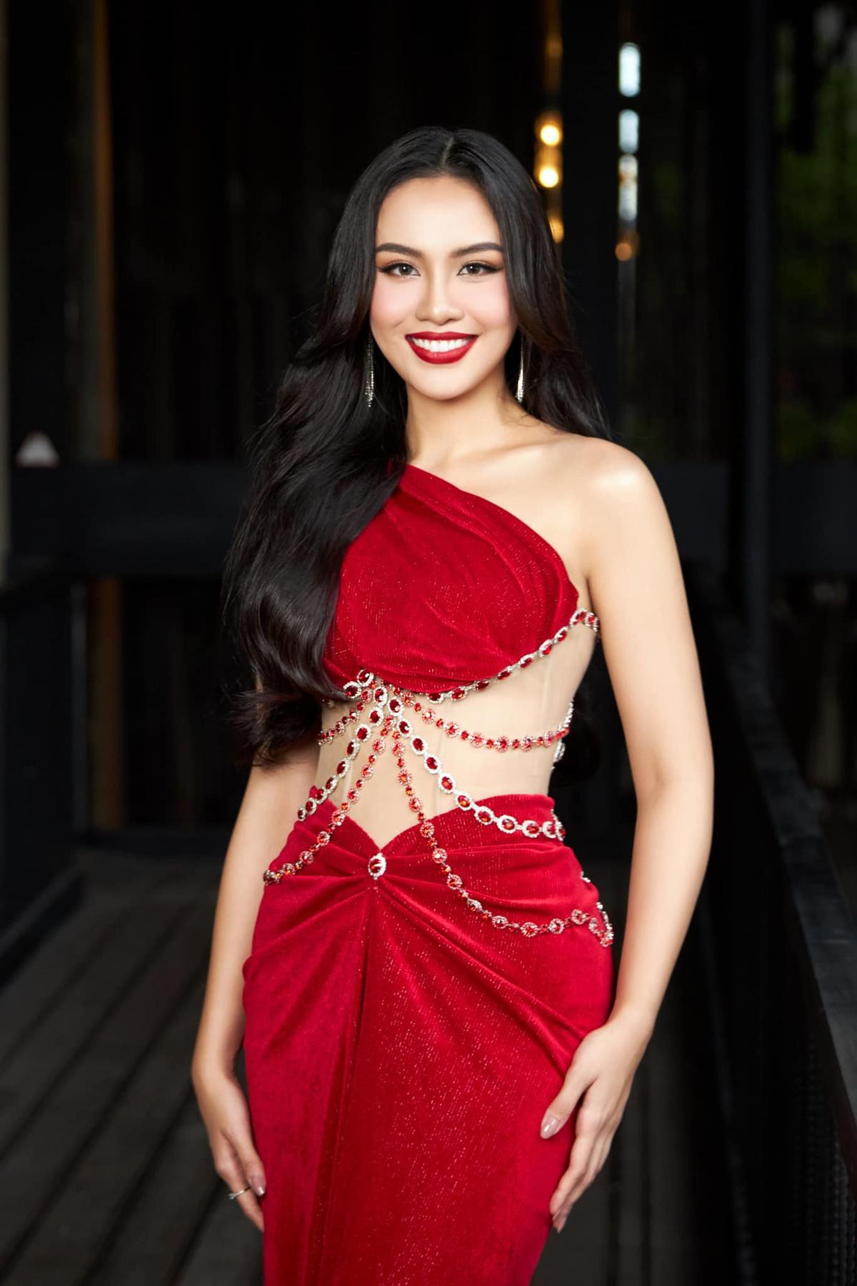 Tranh cãi suất thi Miss Supranational 2023: Lê Hoàng Phương hay Á hậu Thủy Tiên mới xứng đáng? Ảnh 1