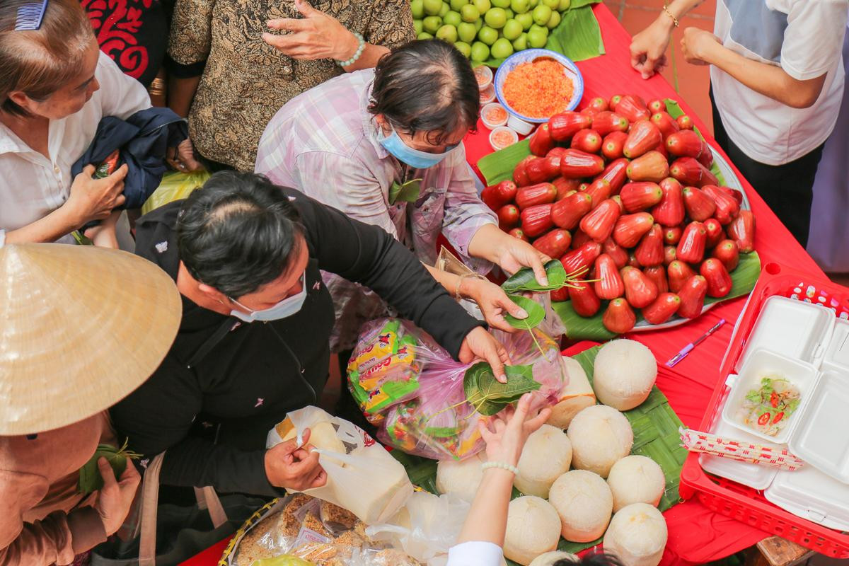 Chợ Lá Sài Gòn - Nơi có tiền cũng không mua được Ảnh 5