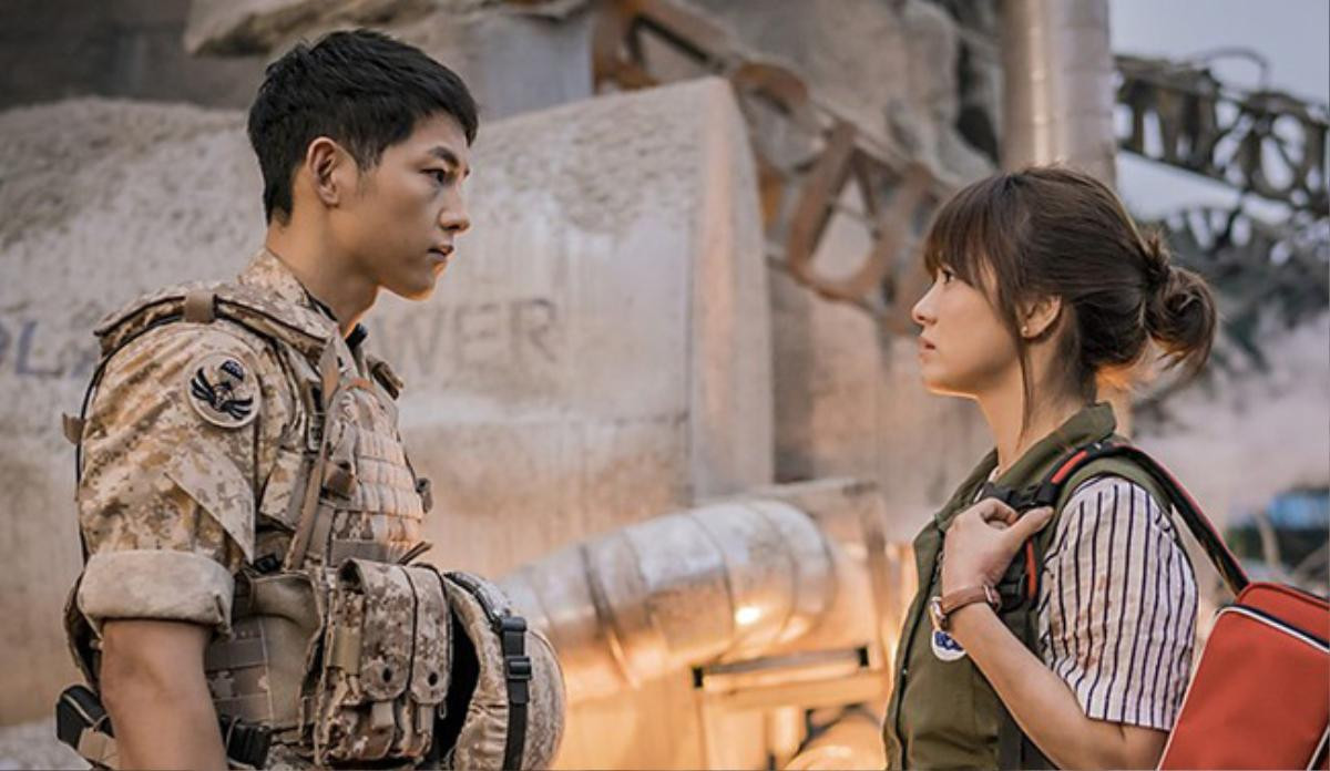 Quá tủi thân khi Song Joong Ki kết hôn, Song Hye Kyo quyết định hẹn hò trai lạ ở trời Tây để dằn mặt? Ảnh 3