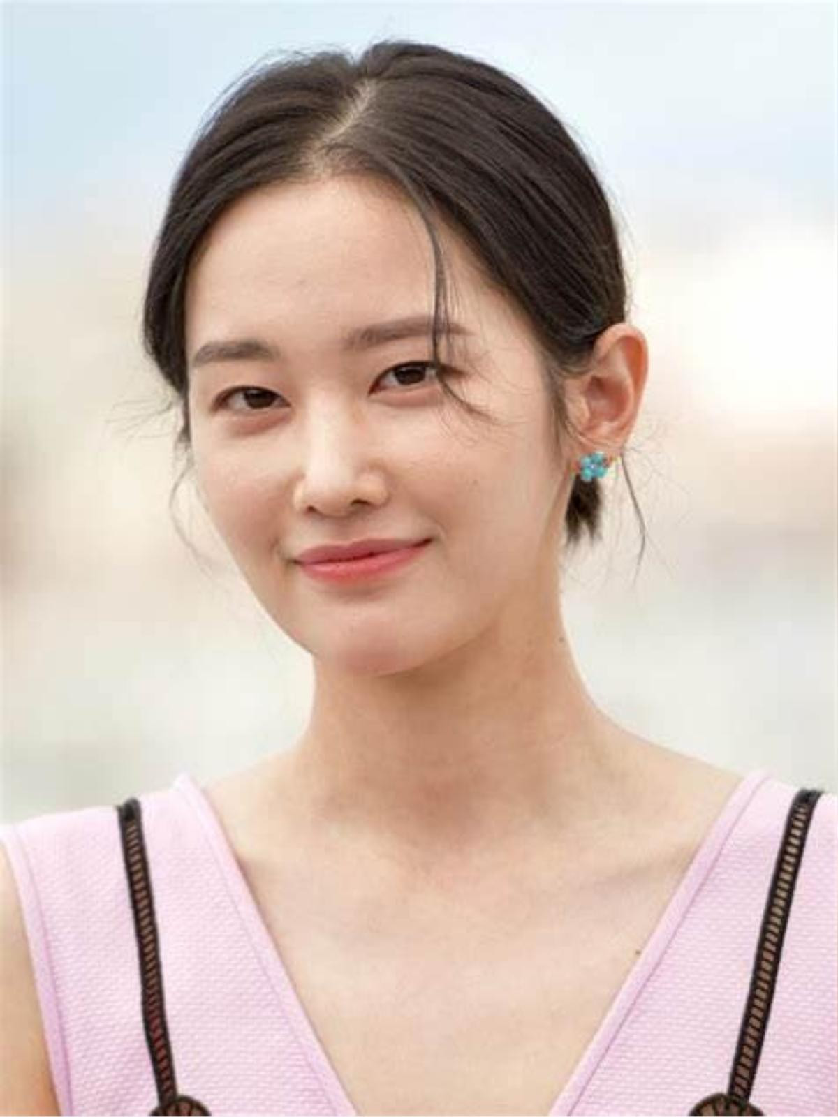 3 sao nữ 9X được kỳ vọng sẽ thay thế bộ 3 'huyền thoại' Kim Tae Hee - Song Hye Kyo - Jun Ji Hyun Ảnh 3