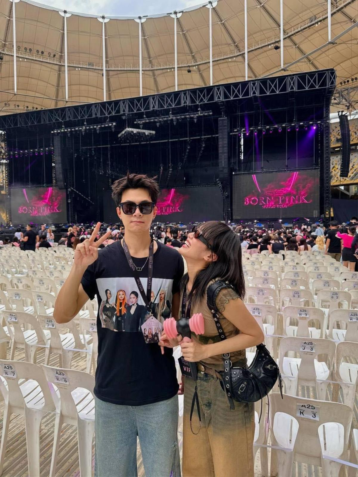 Chiều vợ như Anh Tú: Sẵn sàng đưa Diệu Nhi đi xem concert Blackpink, mặc áo thun đầy đặc biệt Ảnh 1