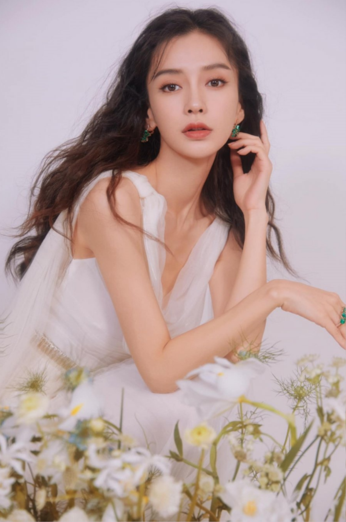 Angelababy nâng tầm nhan sắc chỉ nhờ thay đổi một điểm này trên khuôn mặt Ảnh 3