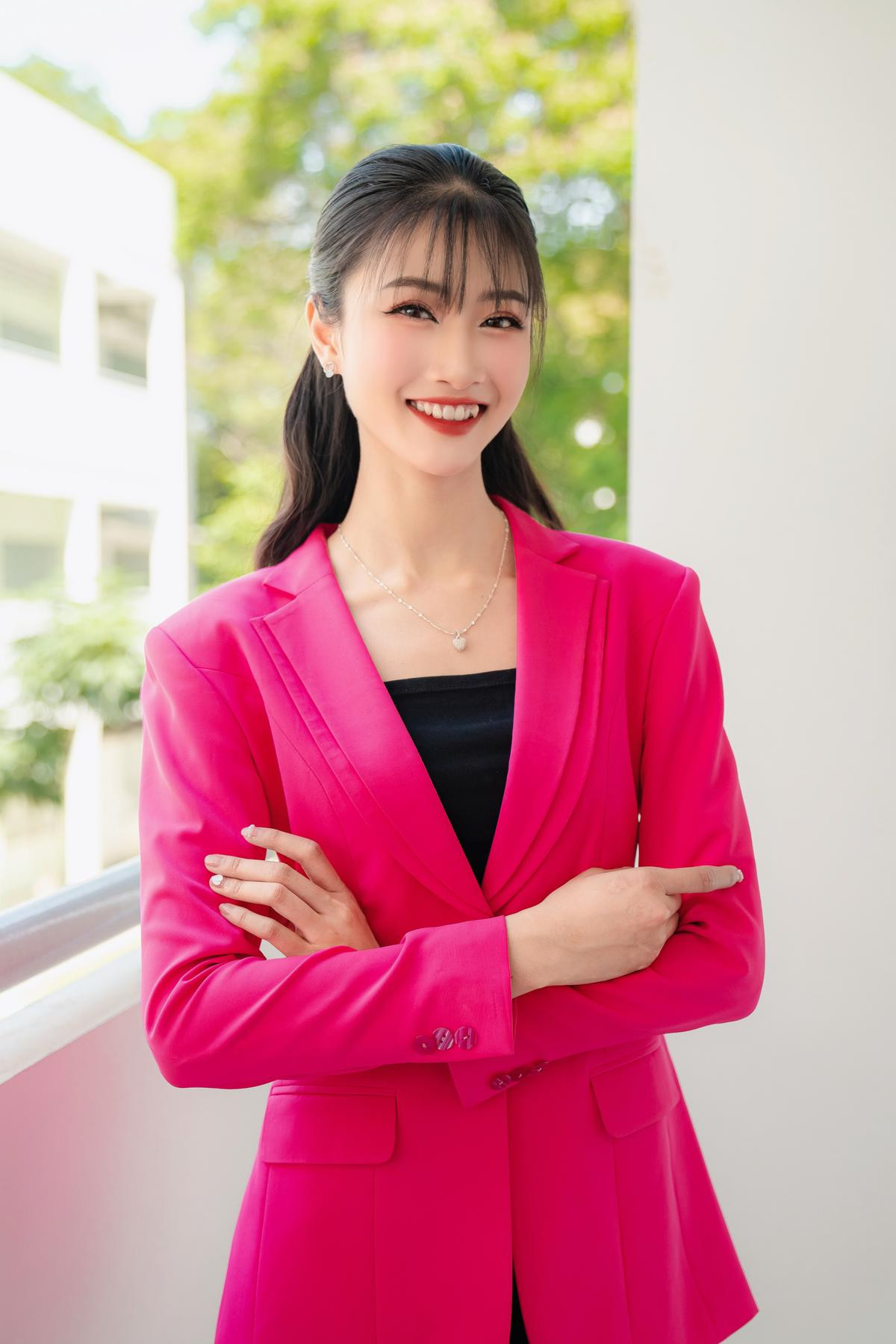 Ngắm nhìn nhan sắc của Top 20 Miss HUTECH 2023 trước thềm Chung kết Ảnh 17