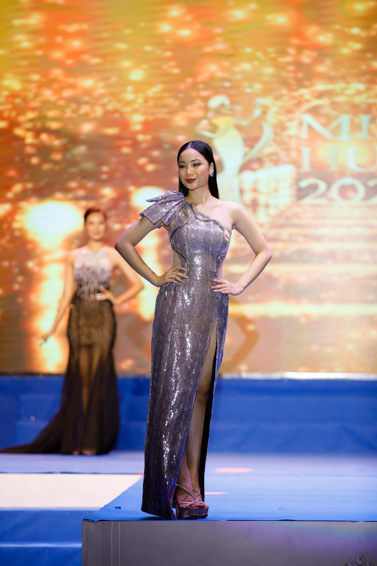 Người đẹp Nguyễn Thị Tuyết Nhung xuất sắc đăng quang Miss HUTECH 2023 Ảnh 20