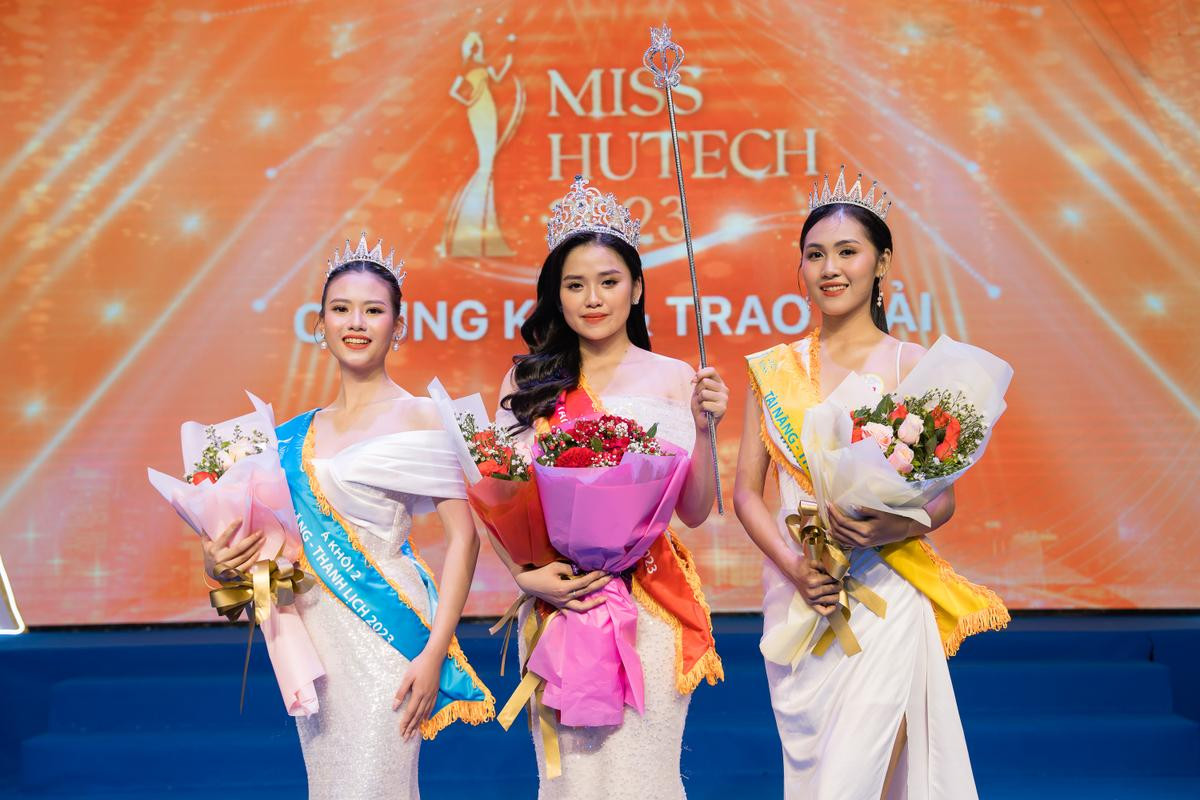 Người đẹp Nguyễn Thị Tuyết Nhung xuất sắc đăng quang Miss HUTECH 2023 Ảnh 2