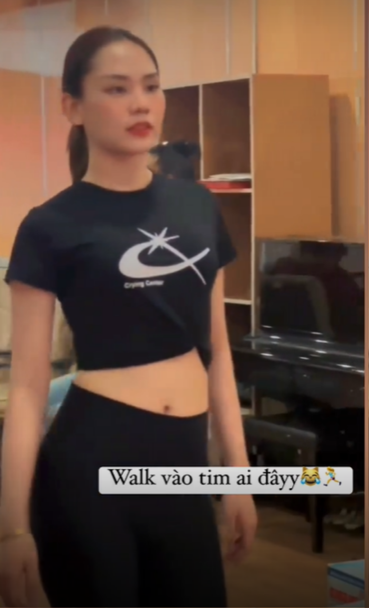 Bận rộn training thi Miss World, Hoa hậu Mai Phương không quên 'thả thính': Walk vào tim ai đây? Ảnh 3