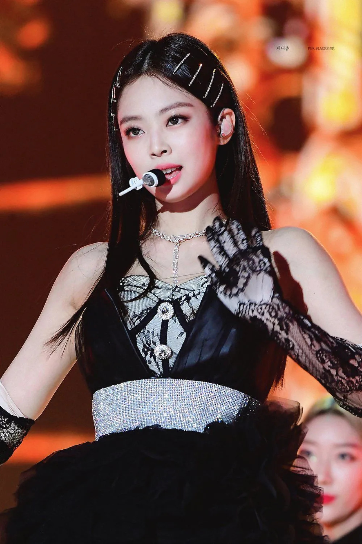 Jennie (BLACKPINK) khiến fan xót xa vì phải chịu thiệt thòi này Ảnh 2