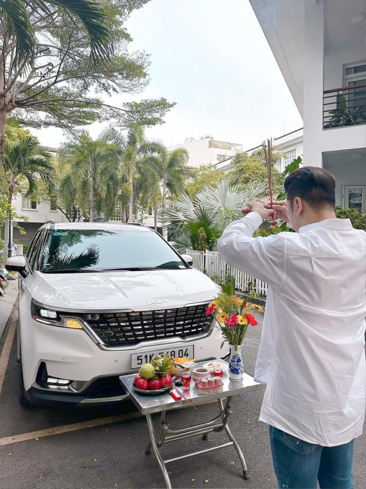 'Ông hoàng băng đĩa' Vbiz từng khởi nghiệp với 500 nghìn nay ở nhà lầu, xe hơi, vợ đẹp con ngoan viên mãn Ảnh 8