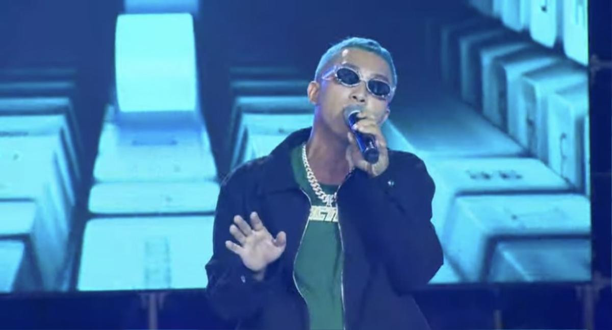 Rapper Ngắn thể hiện bài hát thương hiệu của VP Bank trong đêm Gala Bài Hát Hay Nhất Ảnh 1