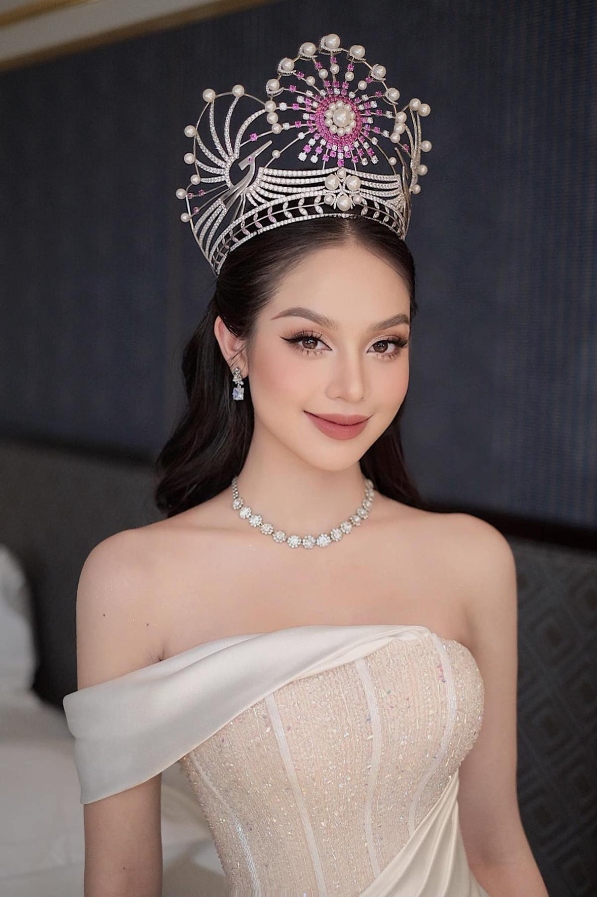 Hoa hậu Thanh Thuỷ 'mướt mắt' với visual chuẩn beauty queen: Dao kéo thế này thì đáng đồng tiền bát gạo! Ảnh 1