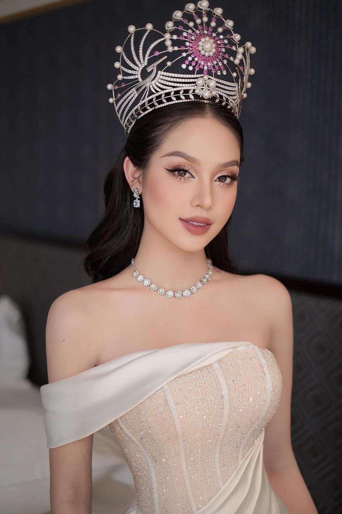 Hoa hậu Thanh Thuỷ 'mướt mắt' với visual chuẩn beauty queen: Dao kéo thế này thì đáng đồng tiền bát gạo! Ảnh 2