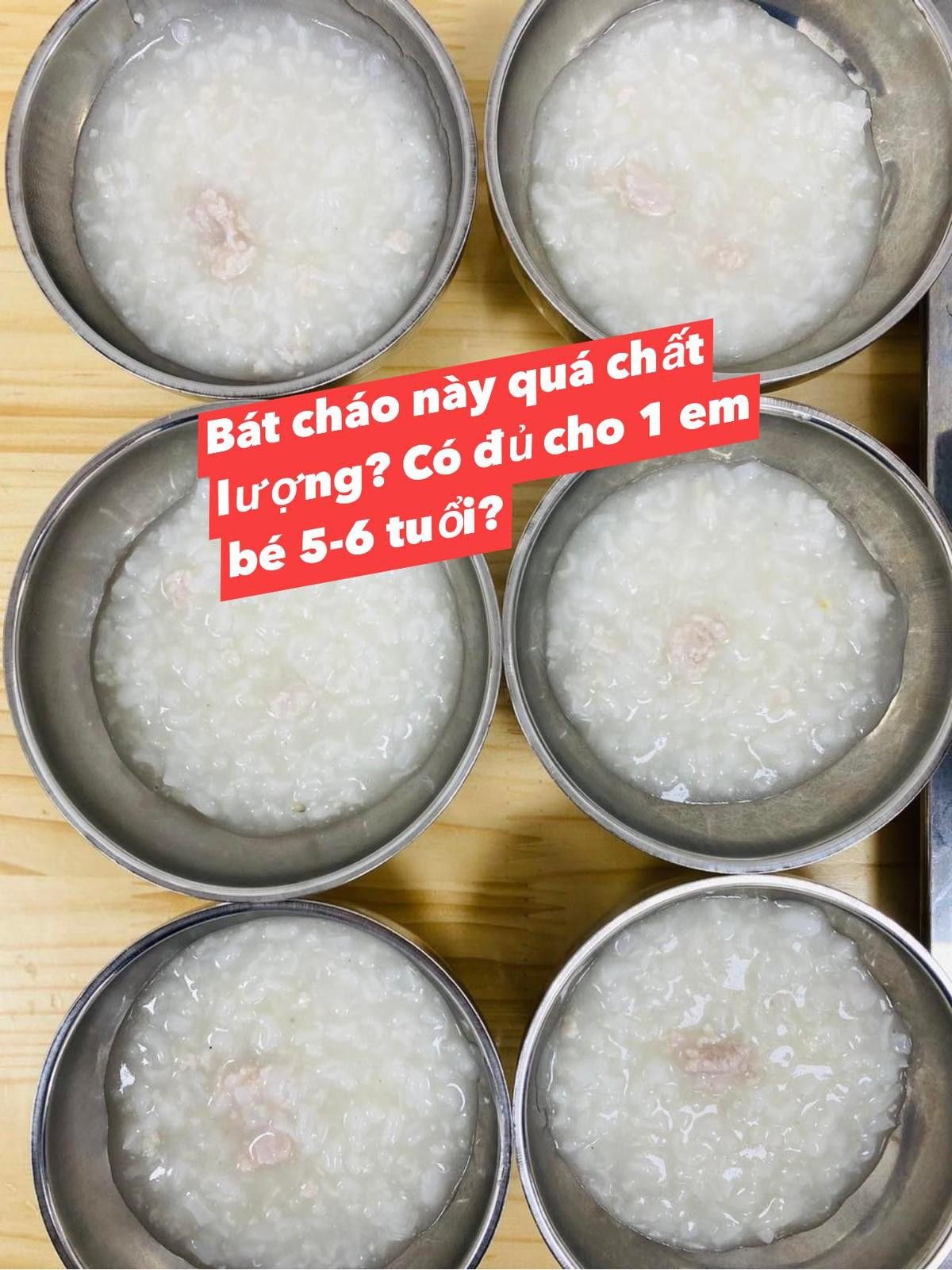 Mẹ 'ứa nước mắt' nhìn con ở trường quốc tế: Quả chuối chia 4 phần, cháo tìm 'đỏ mắt' không thấy thịt Ảnh 1