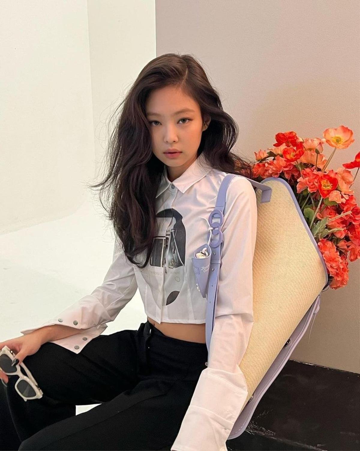 Jennie (BLACKPINK) gây xôn xao khi xuất hiện với gương mặt mệt mỏi, kém sắc Ảnh 1