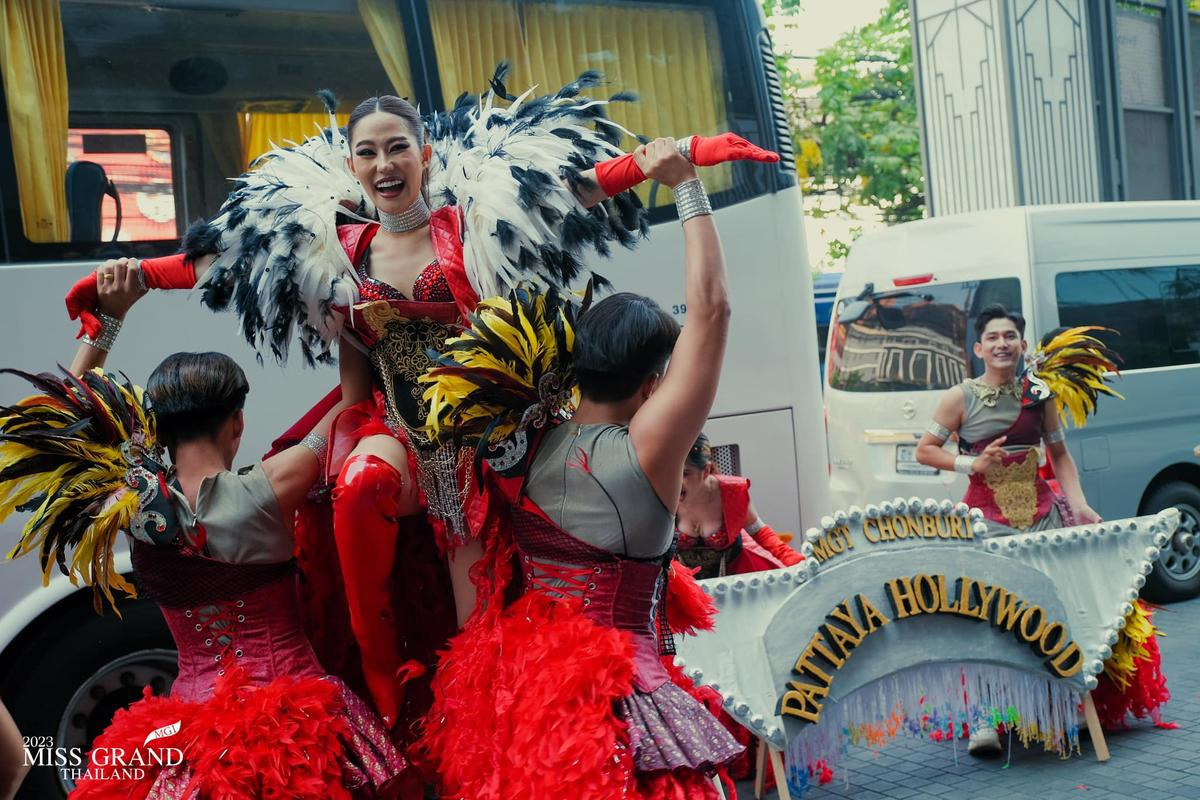 Màn chào sân 'độc lạ' của dàn thí sinh Miss Grand Thailand 2023: Cứ ngỡ lễ hội hóa trang Ảnh 8