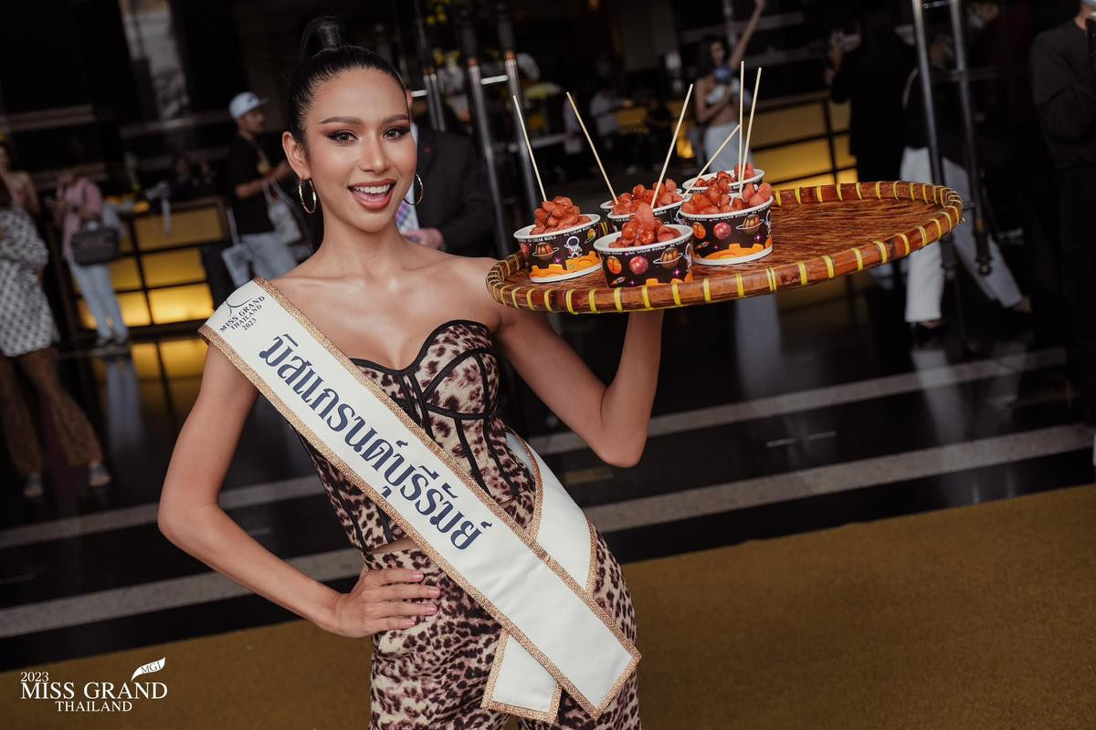 Màn chào sân 'độc lạ' của dàn thí sinh Miss Grand Thailand 2023: Cứ ngỡ lễ hội hóa trang Ảnh 6