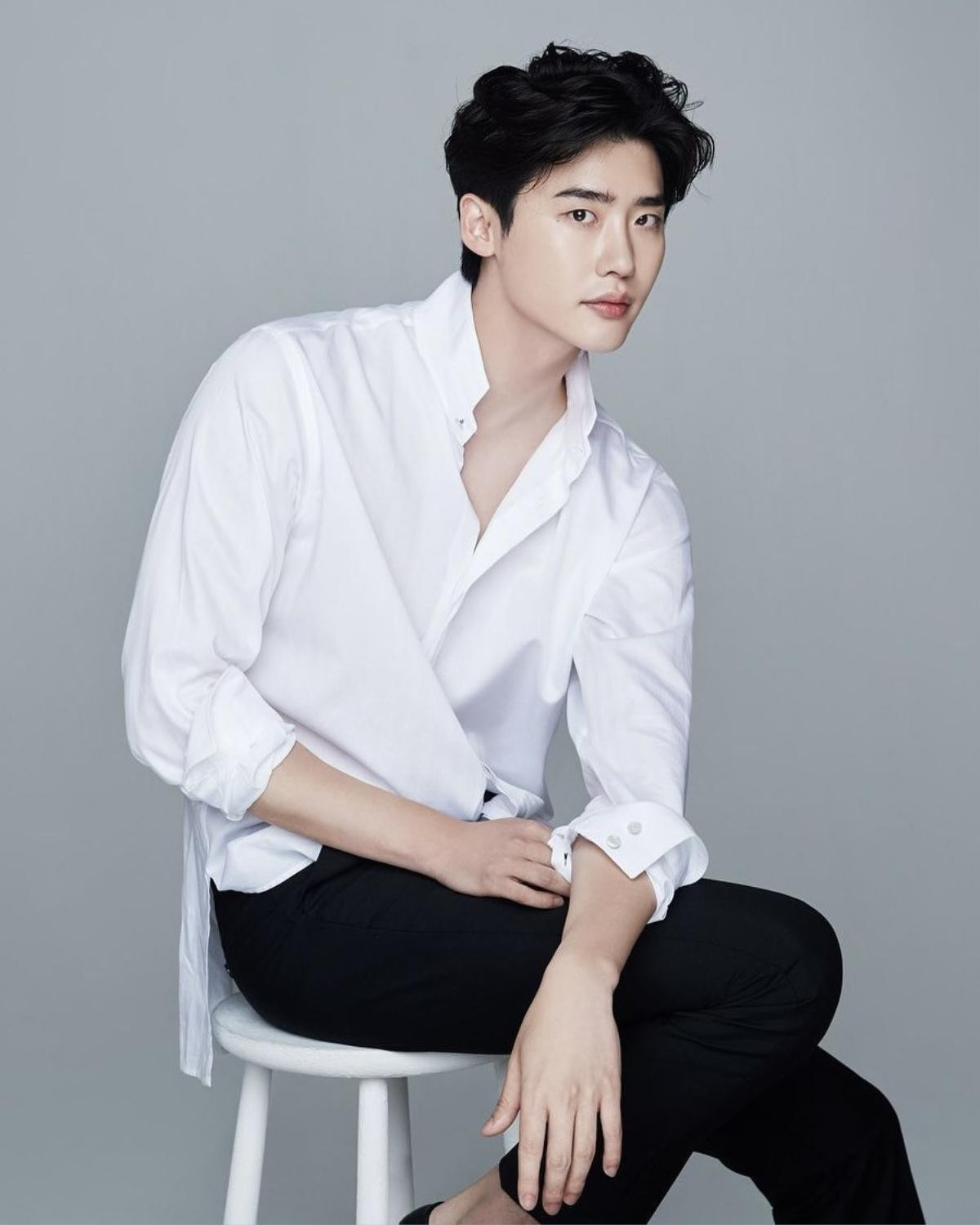 IU - Lee Jong Suk sở hữu một điểm chung bất ngờ Ảnh 4