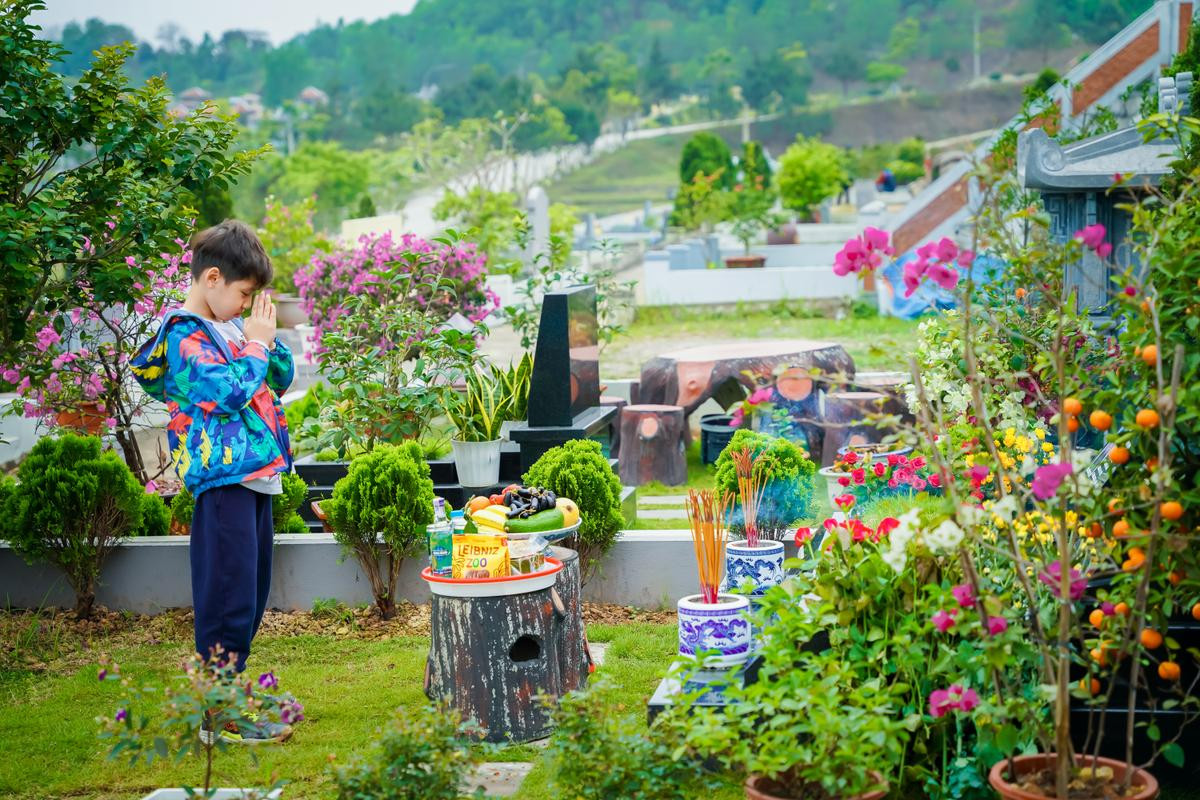 Tết Thanh Minh qua lăng kính của chàng rể Tây lấy vợ Việt: Thiêng liêng, trọn vẹn hai chữ 'cội nguồi' Ảnh 6