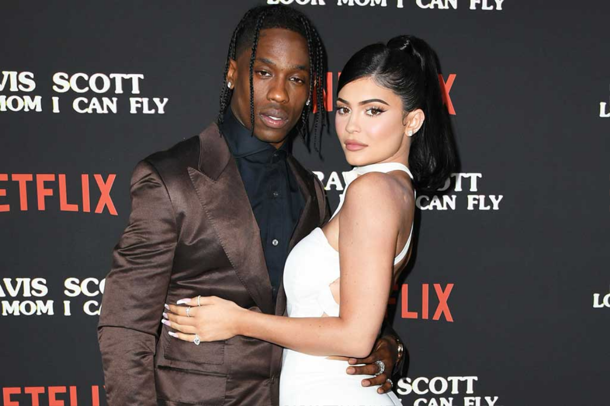 Thích ưỡn ẹo trên mạng xã hội, Kylie Jenner bị mắng: Muốn níu kéo Travis Scott sao? Ảnh 3