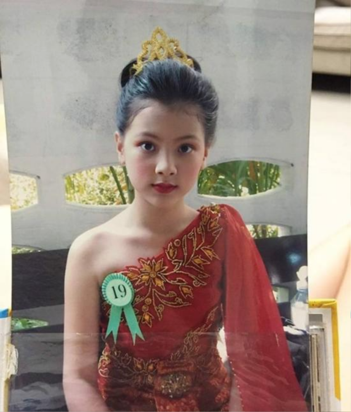 Nhan sắc thời tuổi teen của Baifern gây sốt: 'Búp bê' Châu Á chính hiệu là đây! Ảnh 2