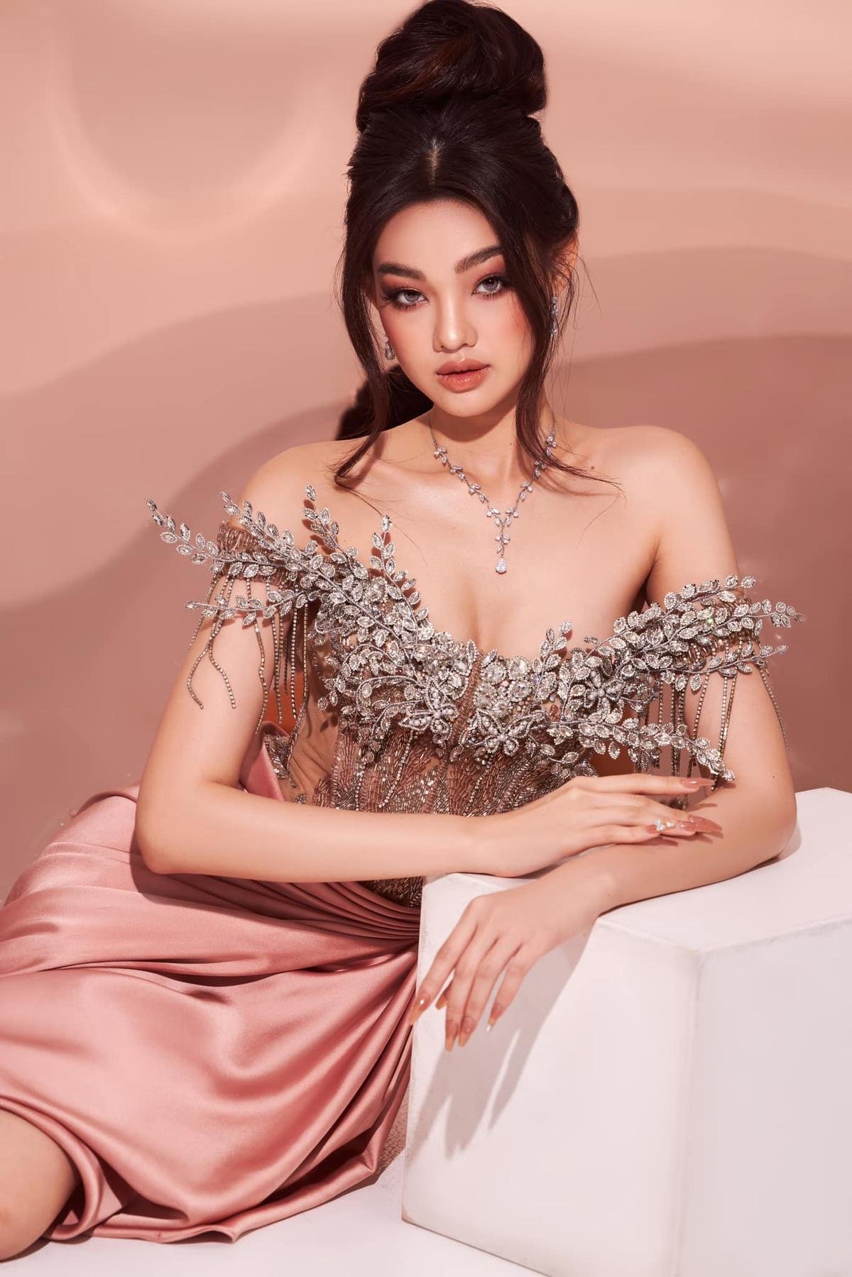 Lộ tin Bé Quyên sẽ thi Miss Grand Vietnam 2023, fan dự đoán: 'Không Hoa cũng Á' Ảnh 3