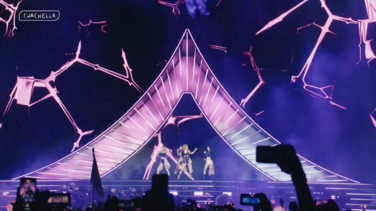 BLACKPINK 'phủ hồng' sân khấu Coachella, làm nên lịch sử đầu tiên của Châu Á Ảnh 1