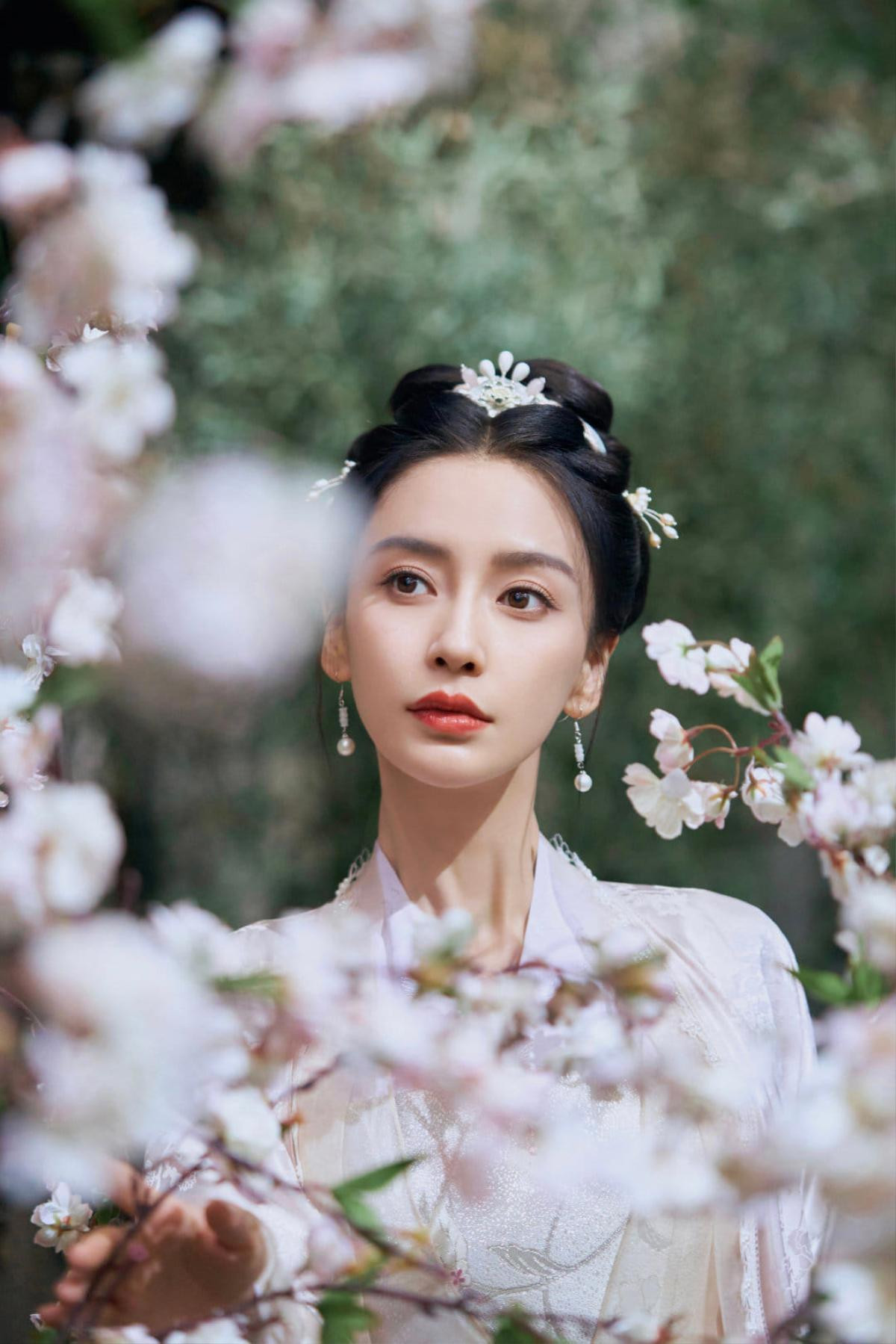 Phim của Angelababy và Tống Uy Long tung poster, lộ diện mỹ nhân có tạo hình đẹp hơn nữ chính Ảnh 9