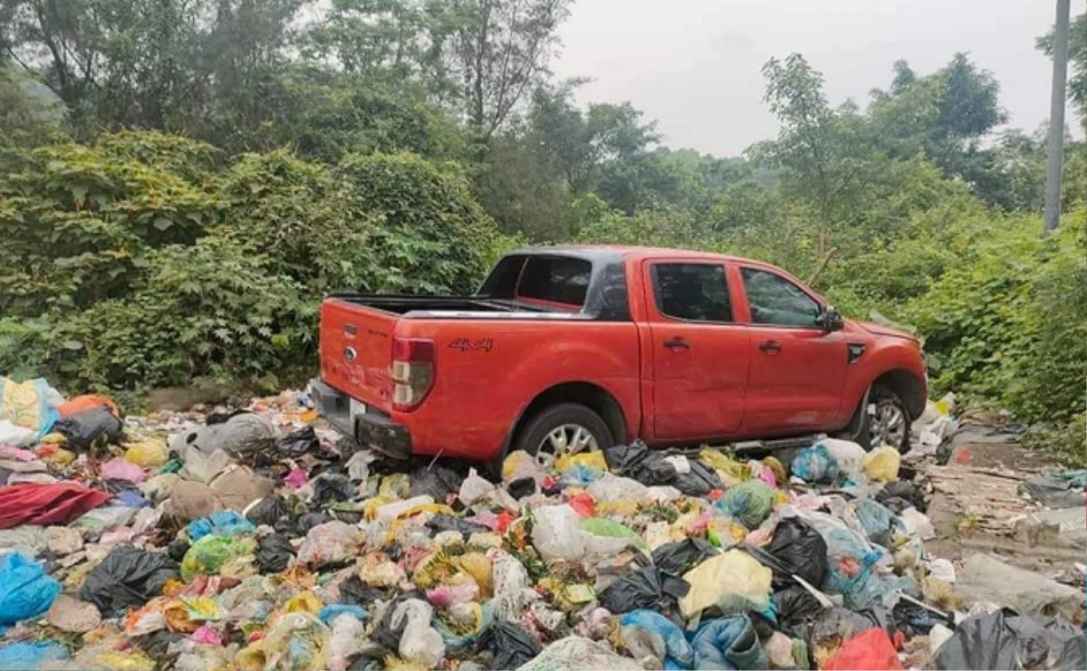 Vụ mang ôtô đi rửa, hôm sau thấy xe hư hỏng vứt ở bãi rác: Chủ gara nói gì? Ảnh 1