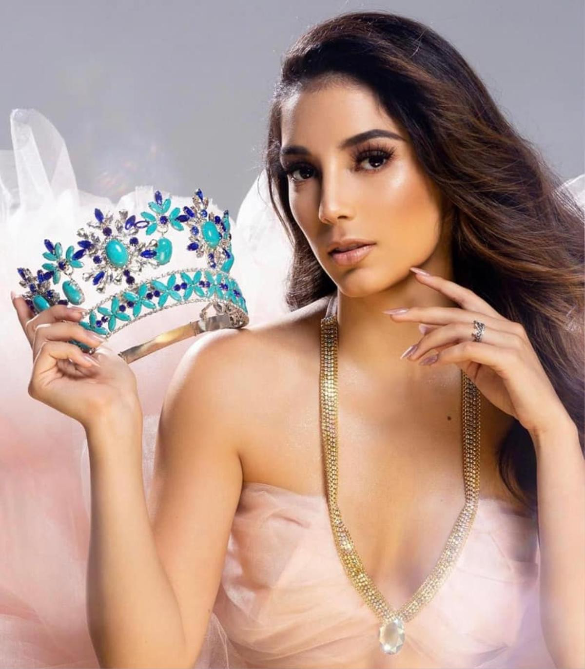 Đại diện Mexico tại Miss World lộ diện, fan càng ngắm càng lo lắng cho Mai Phương Ảnh 2