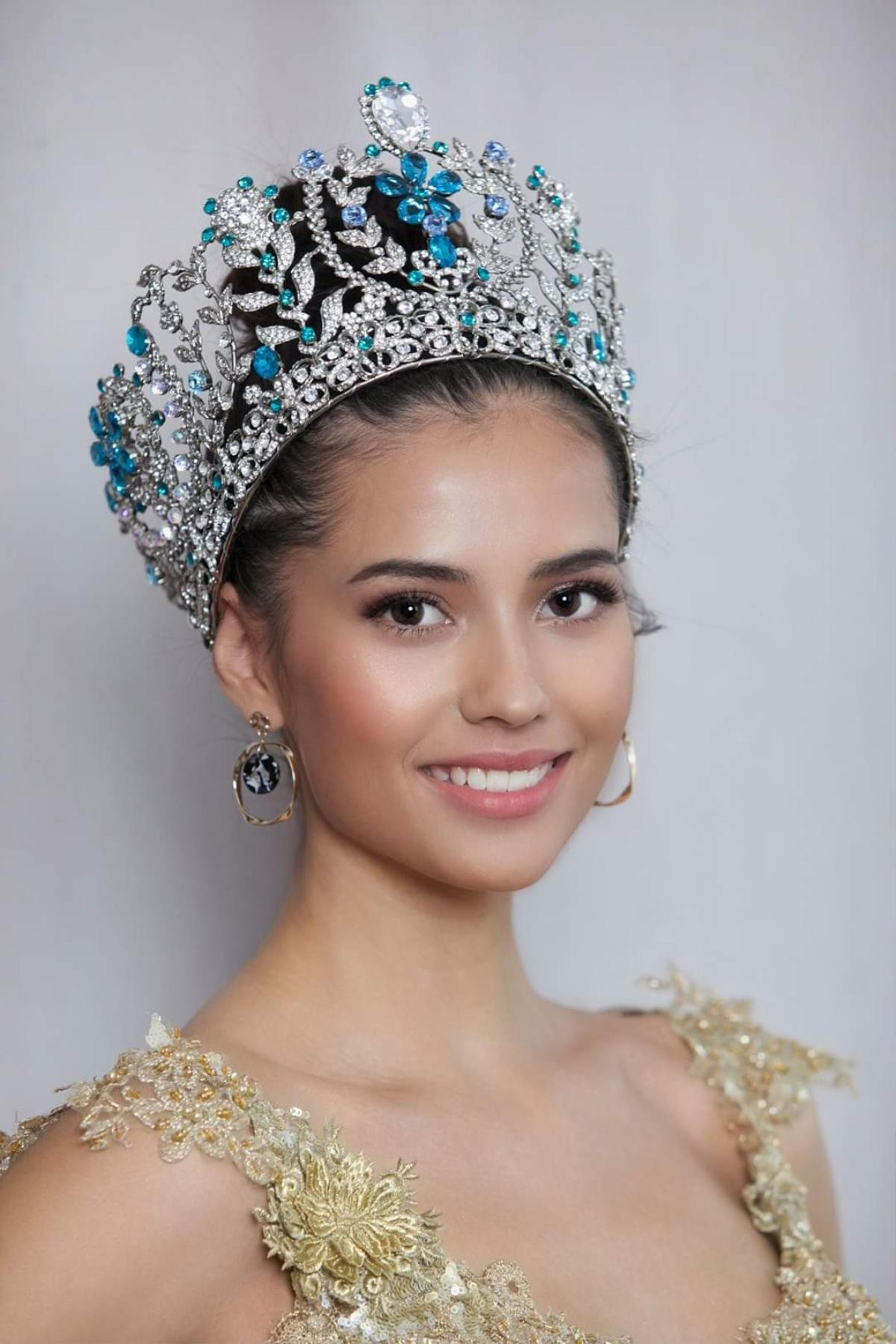 Hoa hậu Siêu quốc gia 2019 từ bỏ danh hiệu, quyết tâm chinh phục Miss Universe Ảnh 3