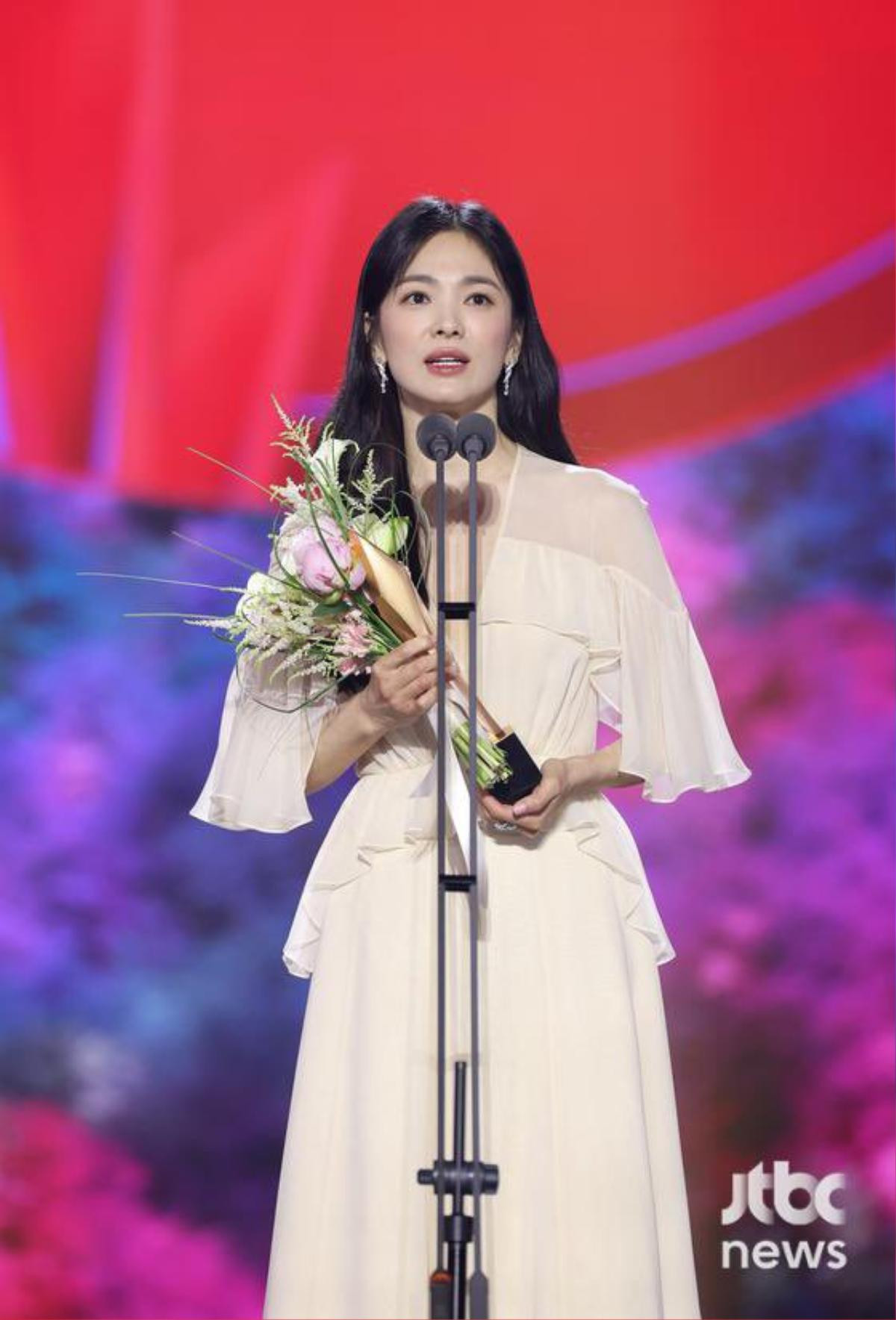 Mối nhân duyên của Song Hye Kyo - Park Eun Bin: Từ làm mẹ con đến được xướng tên ở Baeksang 2023 Ảnh 1