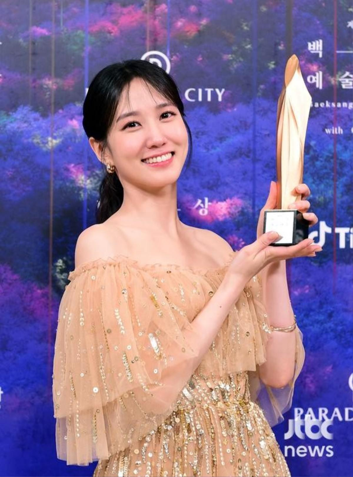 Mối nhân duyên của Song Hye Kyo - Park Eun Bin: Từ làm mẹ con đến được xướng tên ở Baeksang 2023 Ảnh 2