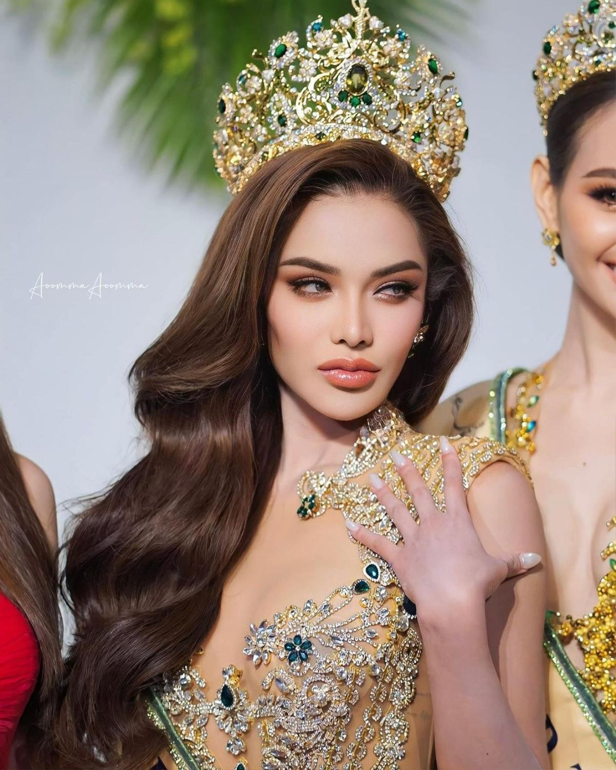 Nhan sắc tuyệt mỹ của Tân Miss Grand Thailand hậu đăng quang: Bảo sao ông Nawat 'mê mệt' Ảnh 2