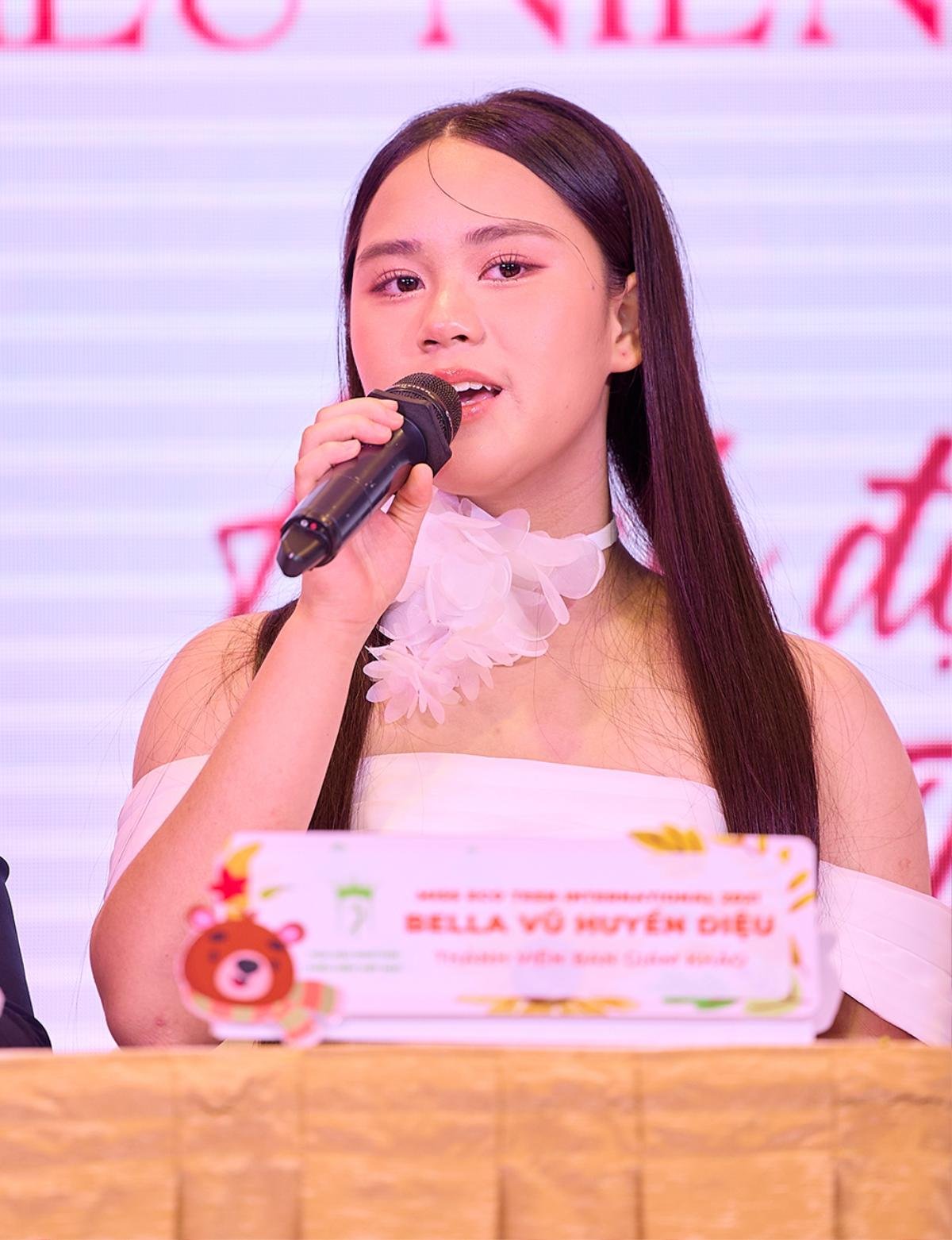 Miss Eco Teen Bella Vũ: Luôn ưu tiên việc học, lên tiếng khi bị nói là 'công cụ kinh doanh' của bố mẹ Ảnh 5