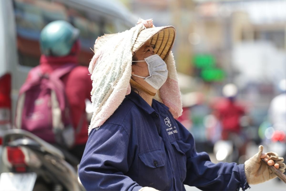 Miền Bắc, miền Trung chính thức bước vào 'chảo lửa', có nơi nắng nóng lên đến 40 độ Ảnh 1