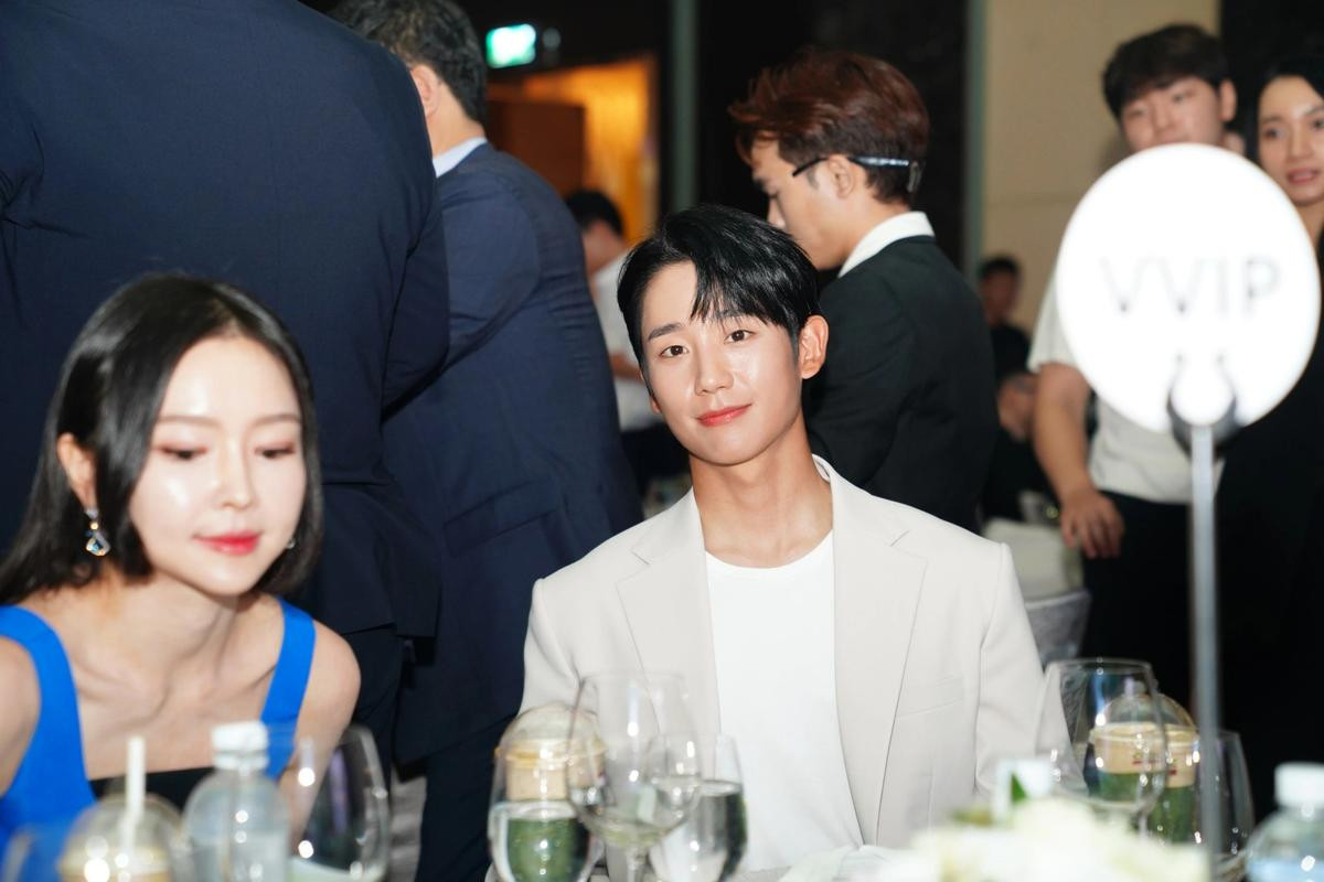 Jung Hae In người tình tin đồn Jisoo bất ngờ đến Hà Nội: Visual cực điển trai phát ngất Ảnh 4