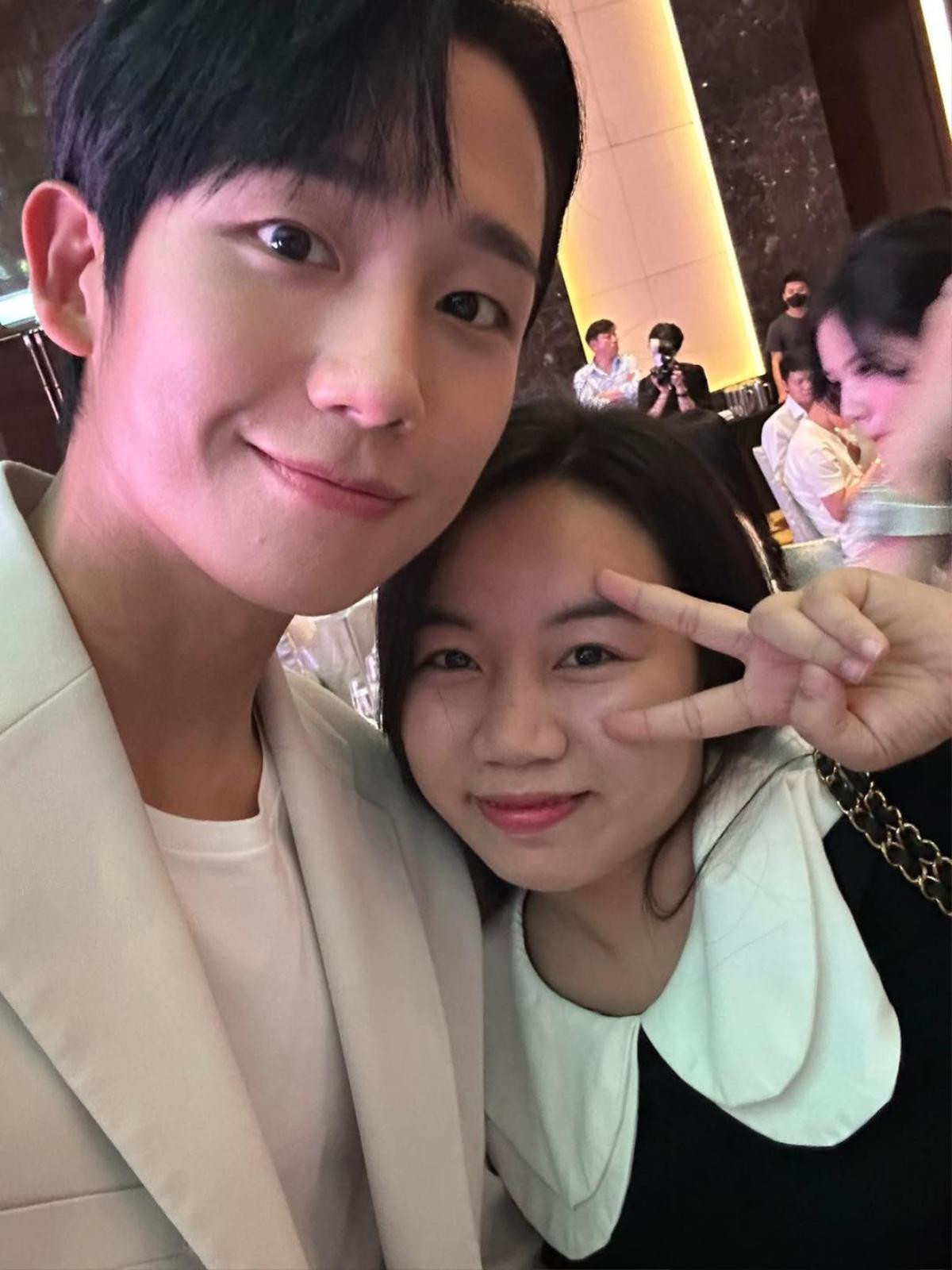 Jung Hae In người tình tin đồn Jisoo bất ngờ đến Hà Nội: Visual cực điển trai phát ngất Ảnh 1