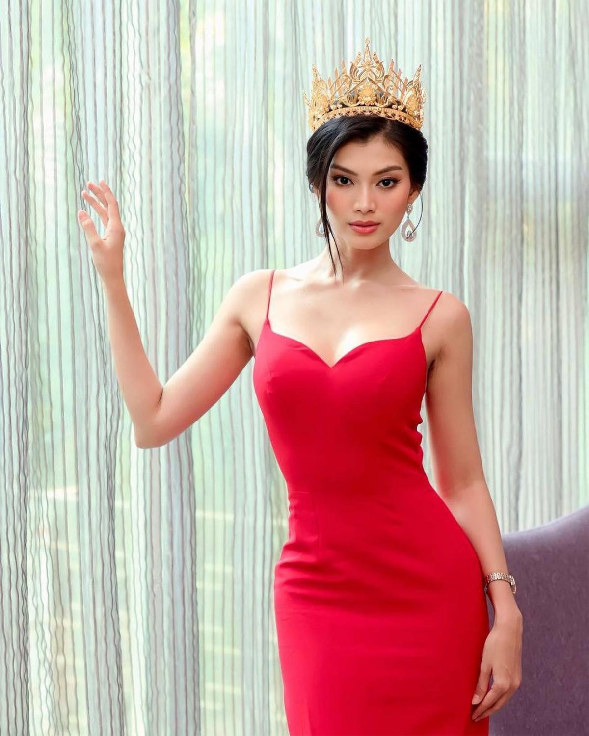 Miss Grand Myanmar 2023 diện lại 'chiếc đầm thị phi' của Engfa Waraha, nhưng có đi vào 'vết xe đổ'? Ảnh 4