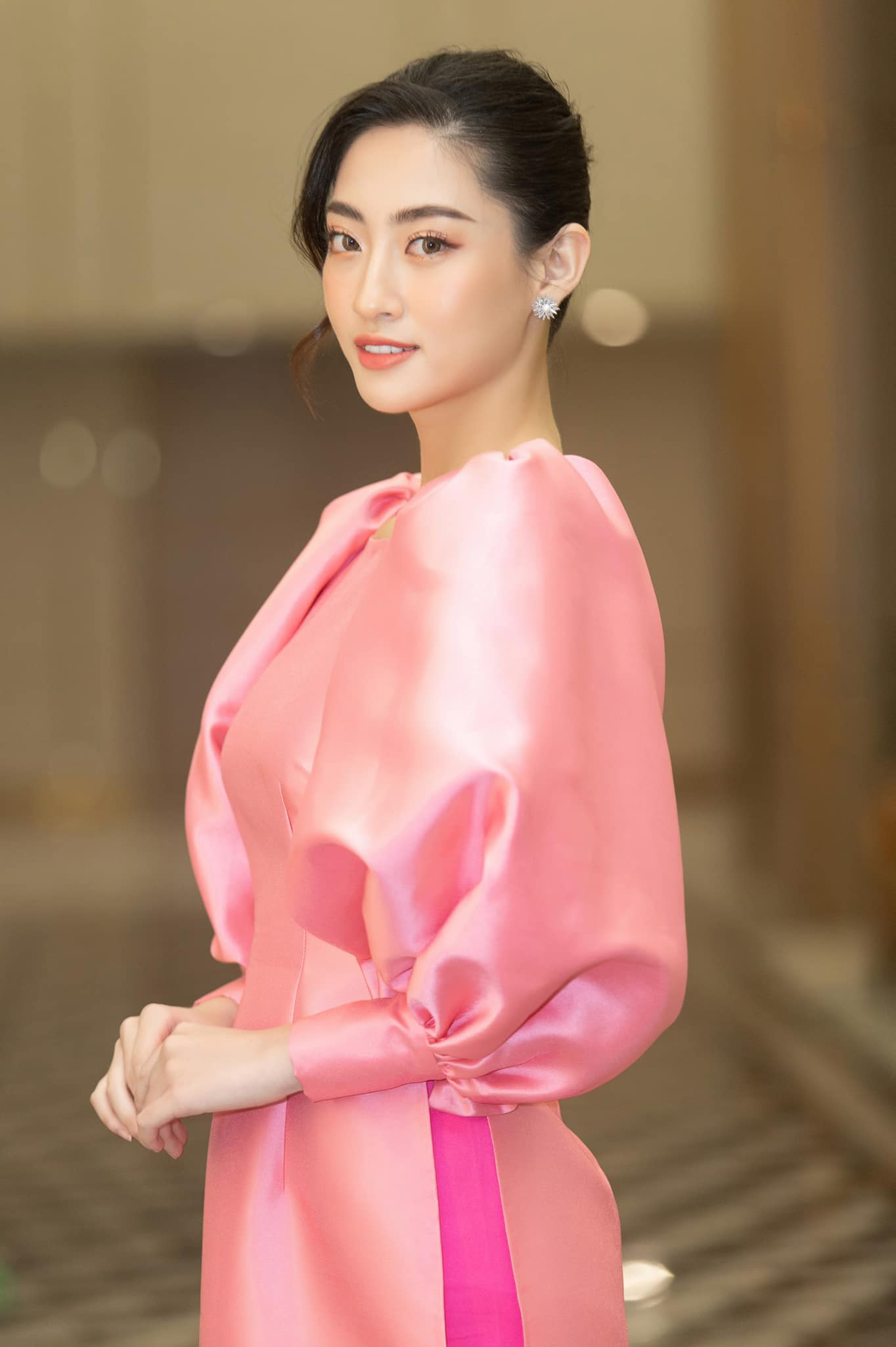 Lương Thùy Linh: 'Đôi lúc mệt mỏi vì gò mình theo chuẩn hoa hậu nhưng nhờ vậy, tôi trưởng thành hơn' Ảnh 9