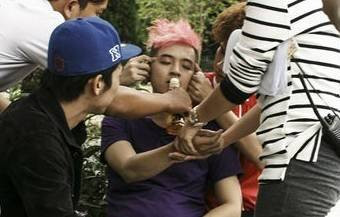 Sao Việt ngất xỉu trên sân khấu và phim trường Ảnh 2