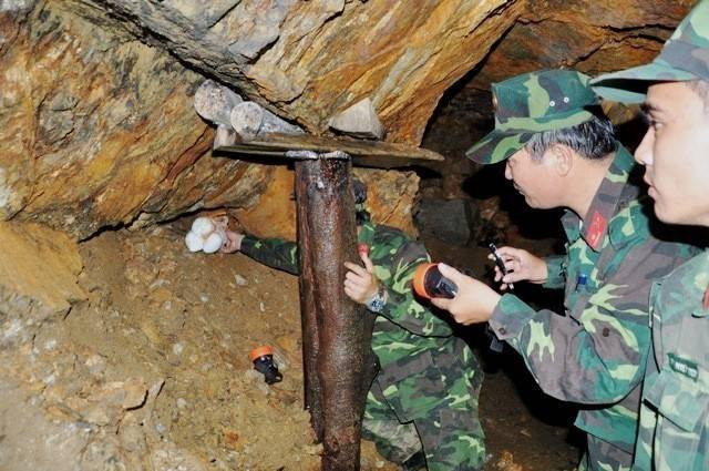 Nổ mìn đánh sập 36 hầm khai thác vàng trái phép Ảnh 2