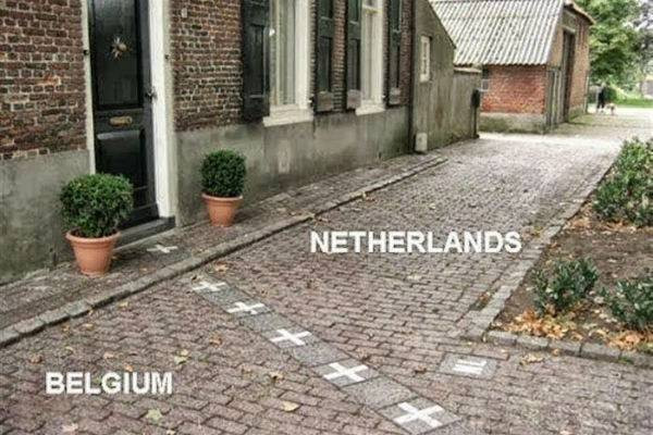 Những đường kẻ mong manh phân chia hai quốc gia Ảnh 2