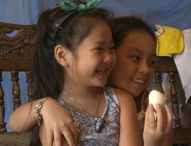 Con gái Mạnh Trường đi bộ vào rừng tối 'giải cứu' cho bố Ảnh 2