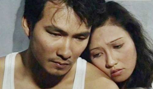 Những diễn viên phụ nổi tiếng của phim 'Đồng tiền xương máu' Ảnh 2