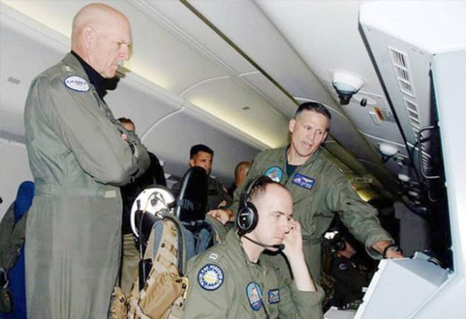 Tư lệnh hạm đội Thái Bình Dương của Mỹ tuần tra Biển Đông Ảnh 2