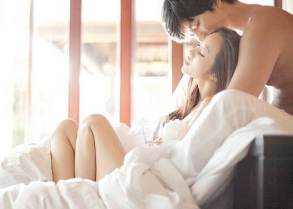10 tư thế 'thân mật' hoàn hảo khi bạn đang mệt Ảnh 2