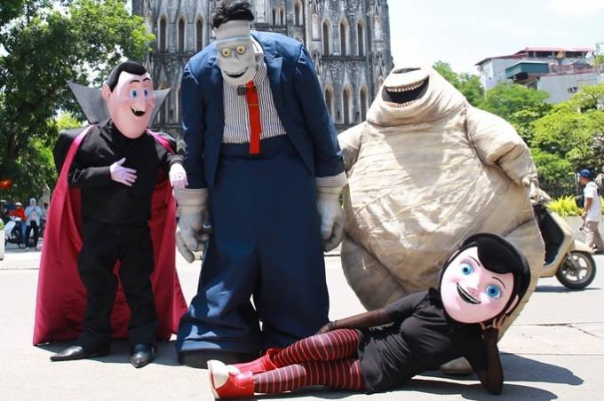 Dracula và binh đoàn quái vật 'đại náo' Việt Nam Ảnh 2