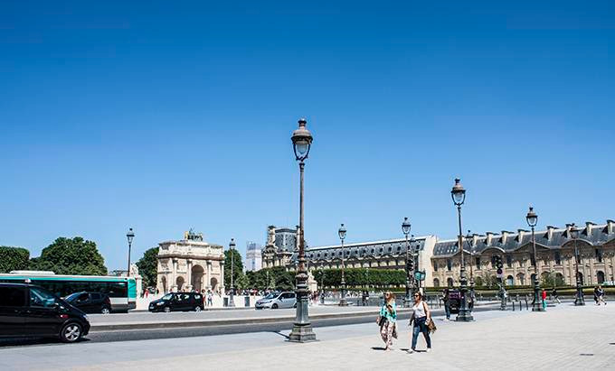 Những 'bẫy du khách' bạn cần né khi đến Paris Ảnh 2