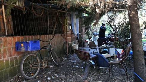 Chồng hung ác nhốt vợ con trong nhà kho nhiều năm như nô lệ Ảnh 2