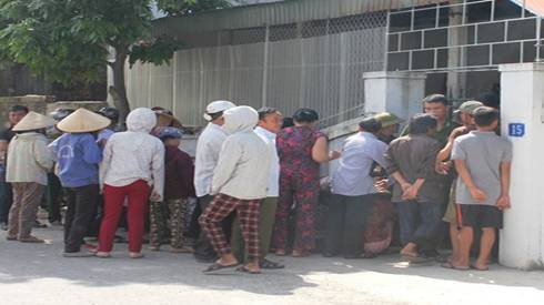 Mẹ và con trai 2 tuổi chết trong tư thế treo cổ Ảnh 2