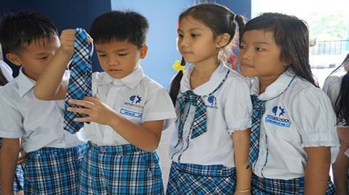 Mẹ chê cà vạt xấu, con bị đuổi học: Nhà trường nói gì? Ảnh 2